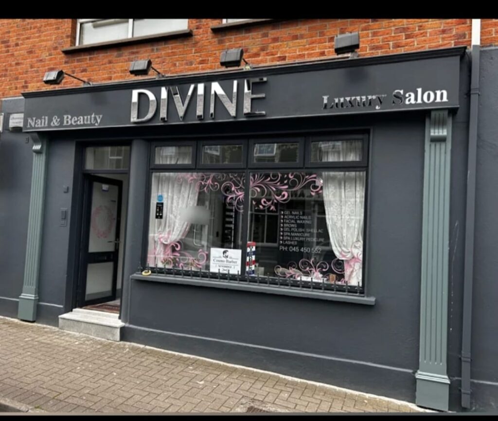 glowzy salon location picture